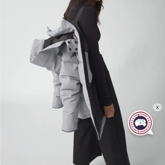 Canada Goose Black Label Chelsea Parka - Picture 4 of 17